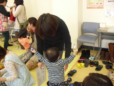 少し会えなかった分、いっばい抱っこしてね♪　はいはい、よしよし♪