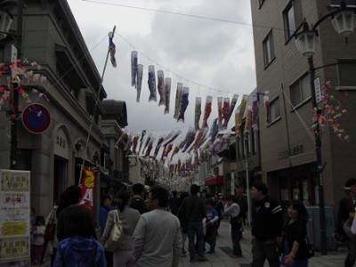 昨日は川越市(埼玉県)をお散歩♪ こいのぼりがずっと遠くまで! こどもの日にぴったり☆