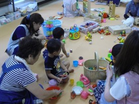 遊んで待っていようね~♪