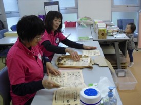 こちらでも、折り折り…