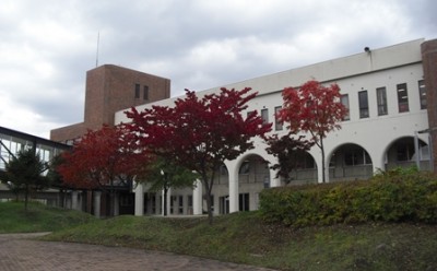 保健大構内の木々も紅くなってキレイ♪