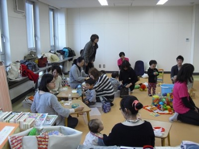 お昼、こちらはお部屋組のみなさん。学食組も多数♪