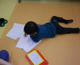 字の練習に余念のないAくん♪いっぱいおぼえたね(^^)