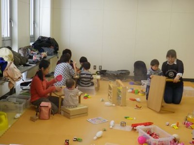 お昼にしましょうかね…