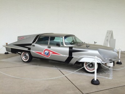 外にあった、ウルトラ警備隊の車・ポインター