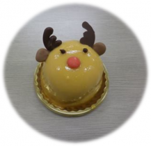 4種類のケーキの中から、私はトナカイさん♪