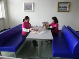 スタート前、スタッフで出し物の打合せ♪