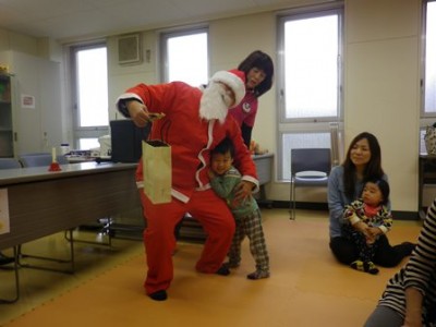サンタさんと、ハイ・ポーズ!