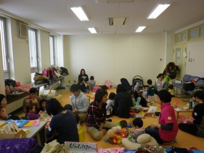 学生Yくん・Mちゃんも遊びに来てくれて、子どもたちも大喜び♪