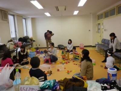 午後は卒業を控えた学生Yくんも遊びに来てくれました