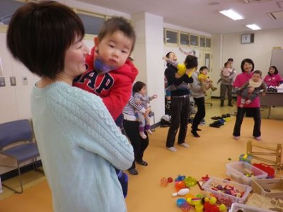 立ってぽんぽんバージョン♪　ママの体力が試されます(^^)