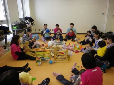 座ってぽんぽんバージョンと…