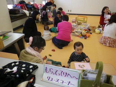 今日の「もらってってけへ～」コーナーは大活躍！たくさんもらわれていきました♪