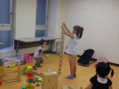 高く積む人、崩したくて狙ってる人