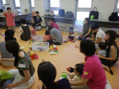 お手玉を使ったり…