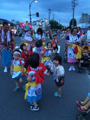 ねぶたスタートまで待機