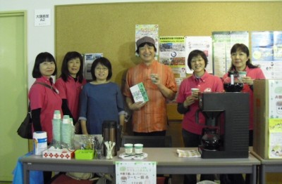 スタッフもコーヒー売り上げに貢献♪