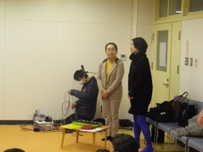 パーソナリティの境さんとリトミックの角田先生