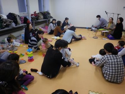 ママのお膝のすべり台